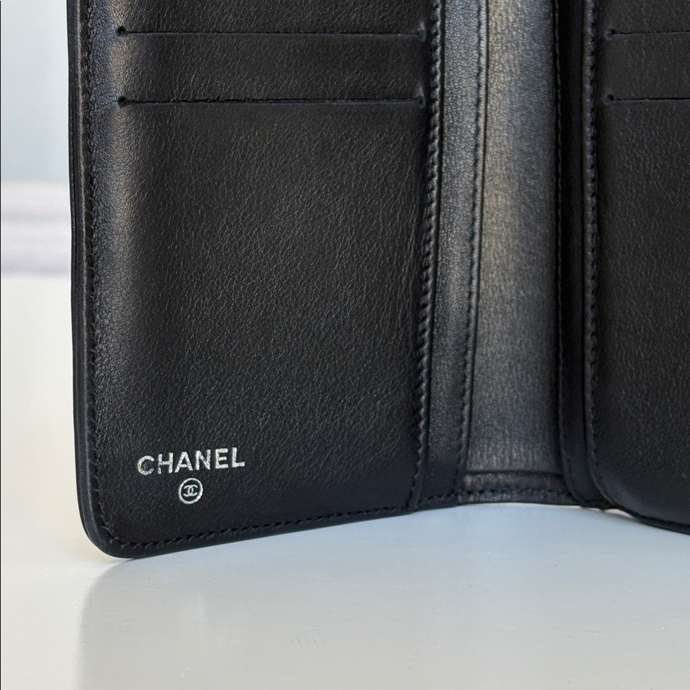 CHANEL Black Wallet with Silver Logo - Picture 2 of 11